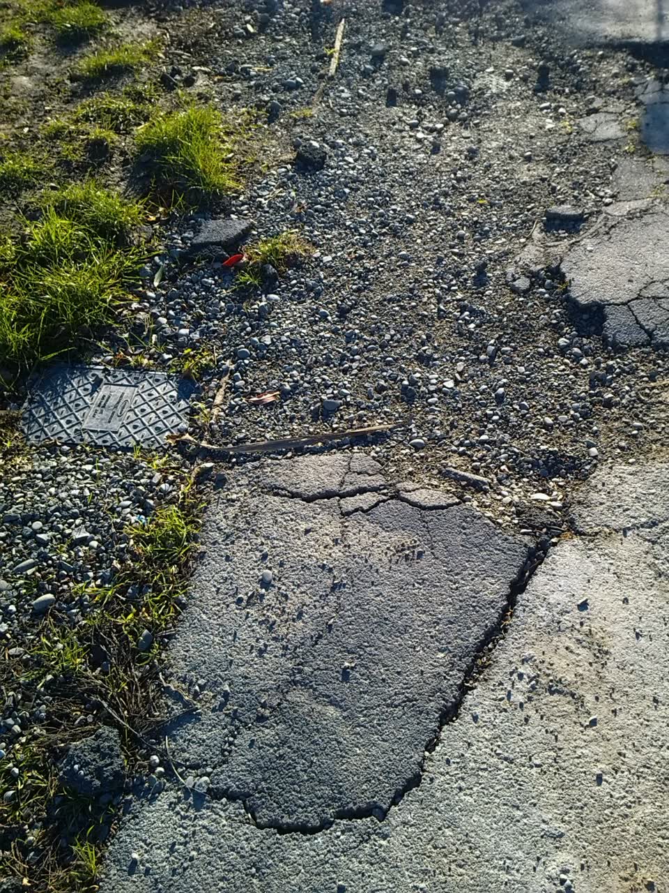 The photograph attached to this roading/streets report