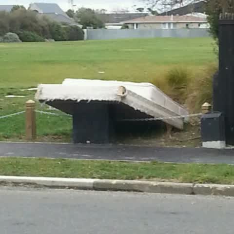Rubbish/Recycling, a report photo