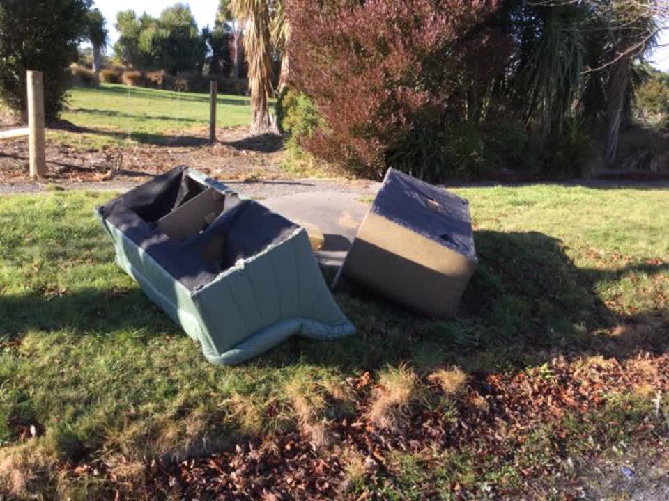 The photograph attached to this rubbish/recycling report