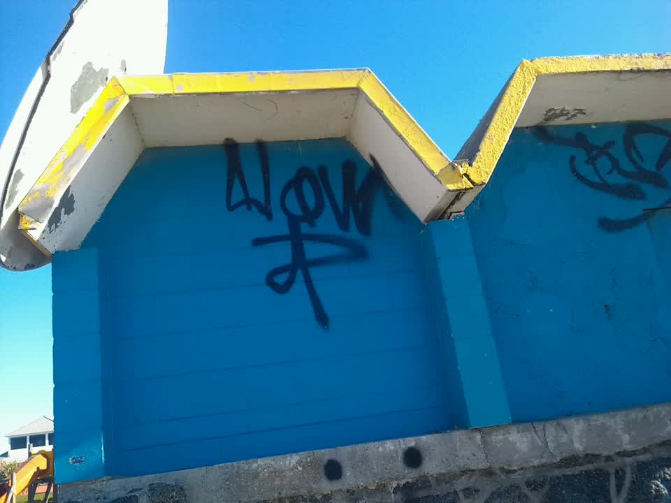 The photograph attached to this graffiti report