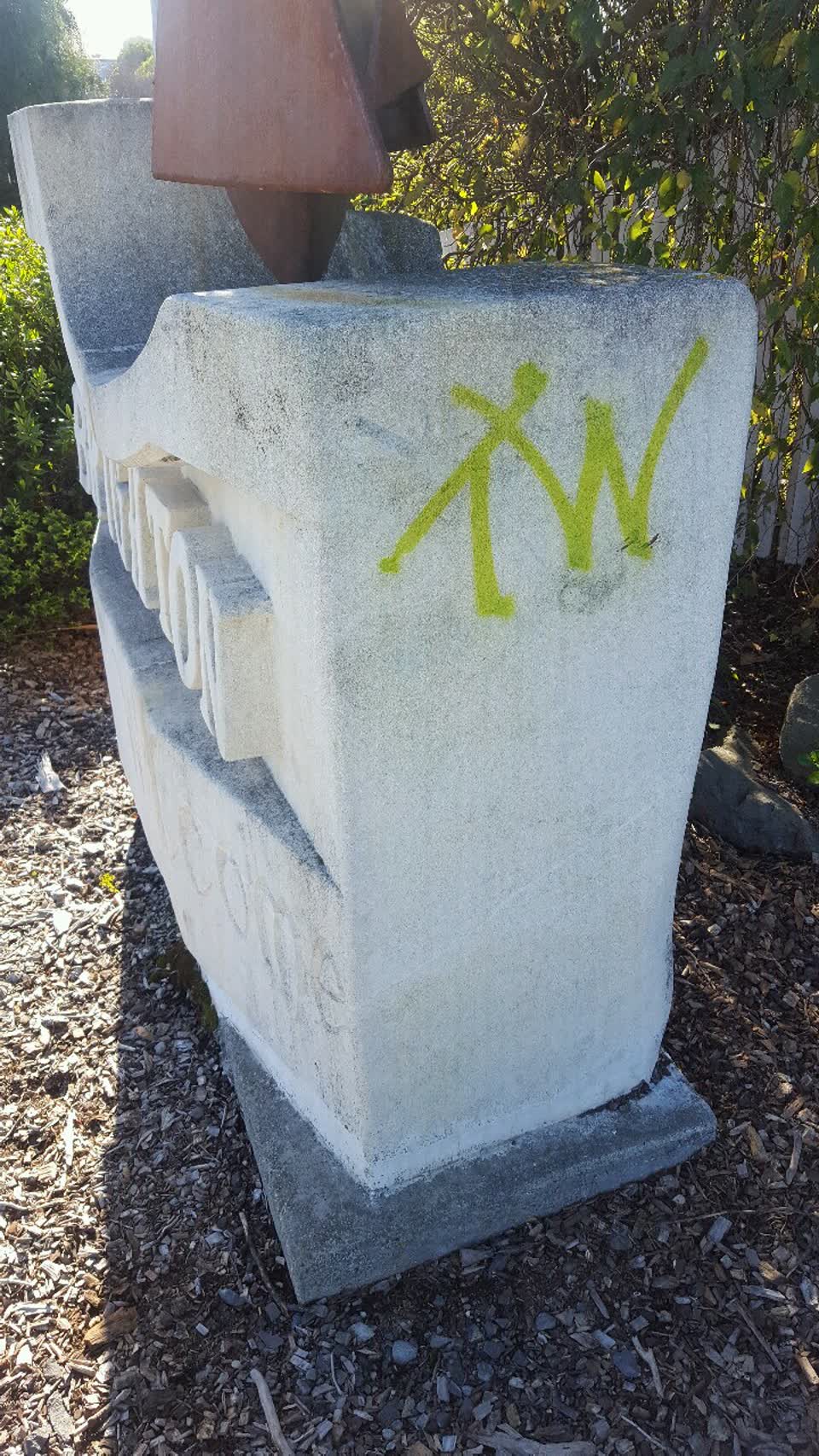 The photograph attached to this graffiti report