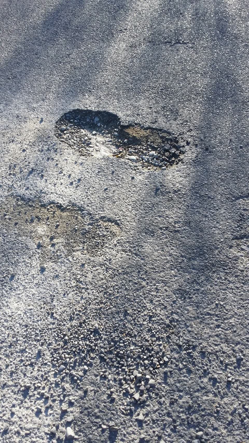 The photograph attached to this roading/streets report