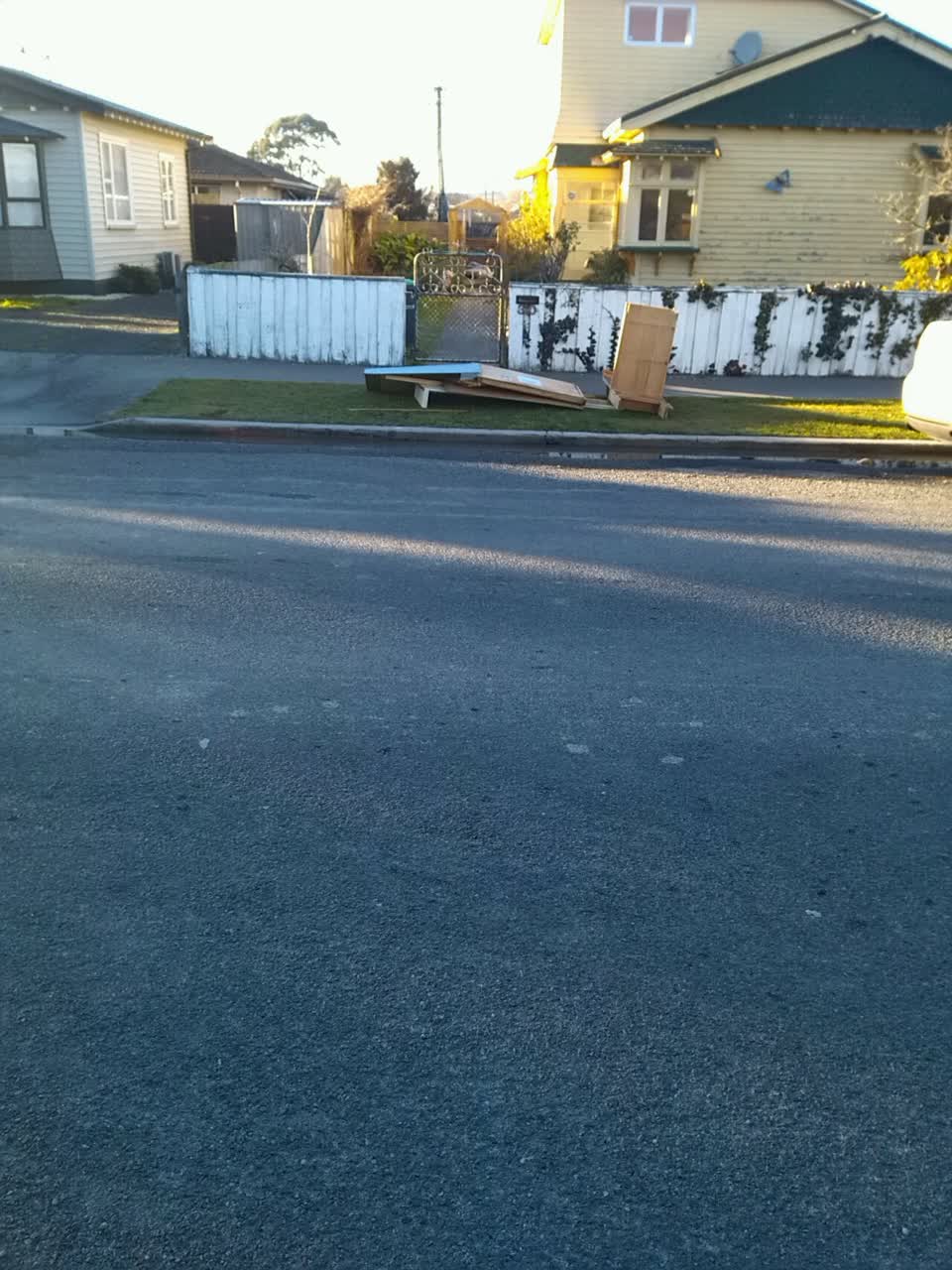 The photograph attached to this rubbish/recycling report