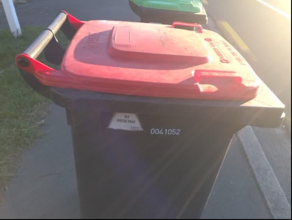 The photograph attached to this rubbish/recycling report