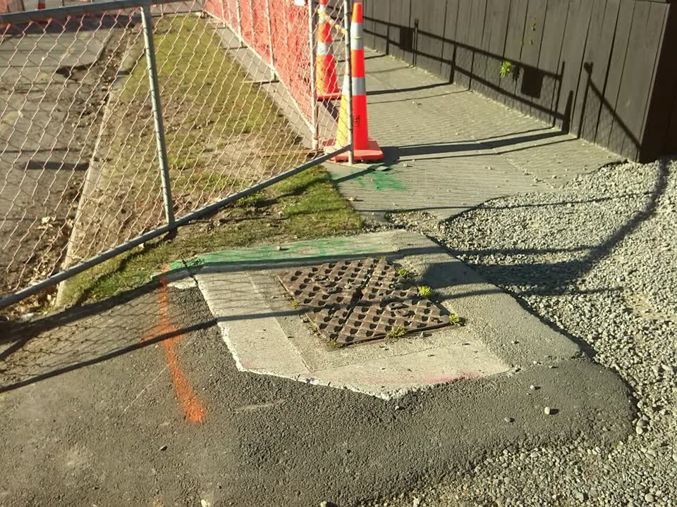 The photograph attached to this roading/streets report