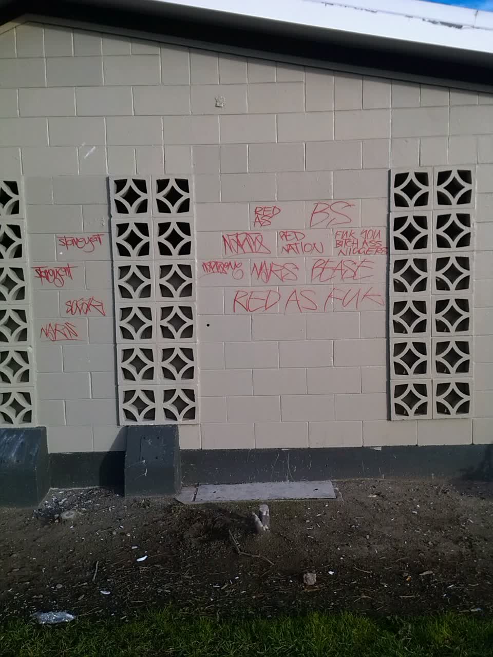 The photograph attached to this graffiti report
