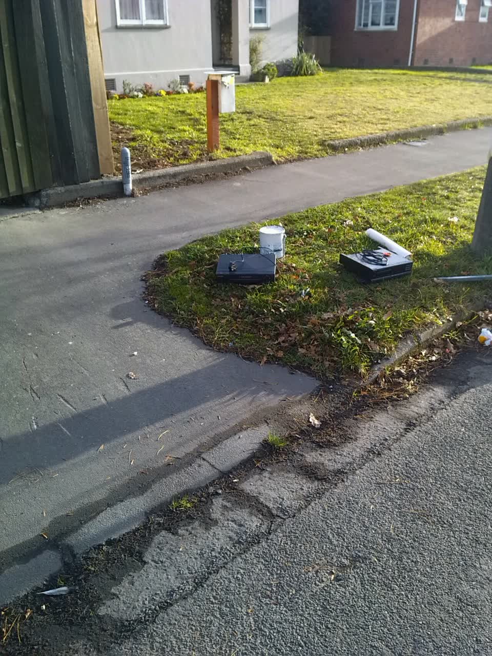 The photograph attached to this rubbish/recycling report