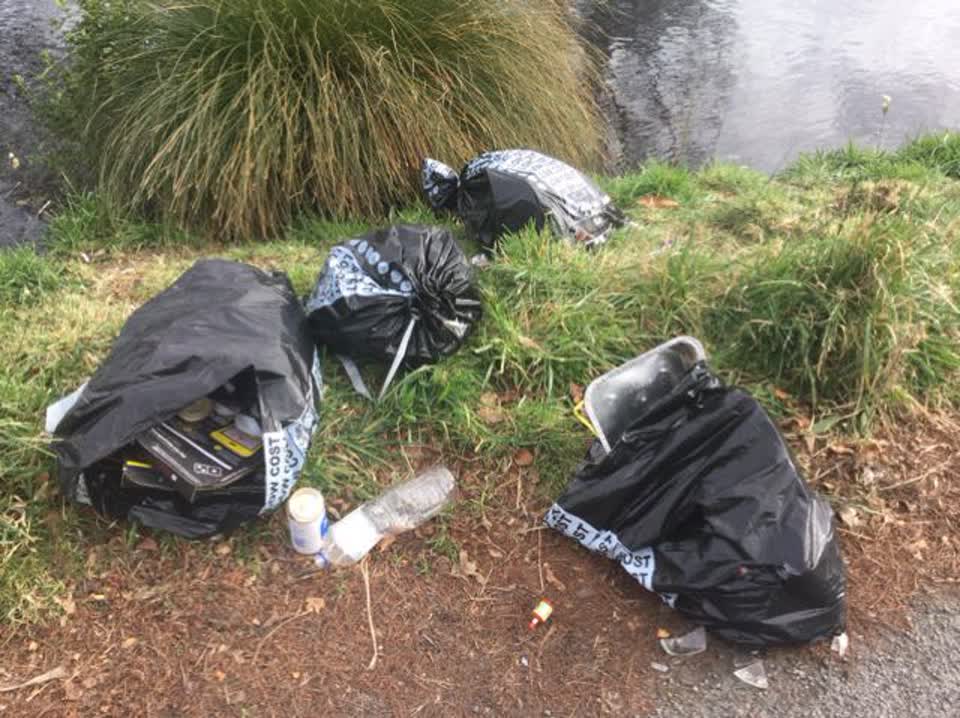 The photograph attached to this rubbish/recycling report