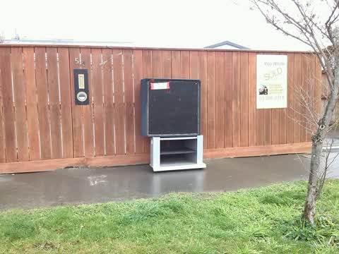 Rubbish/Recycling, a report photo