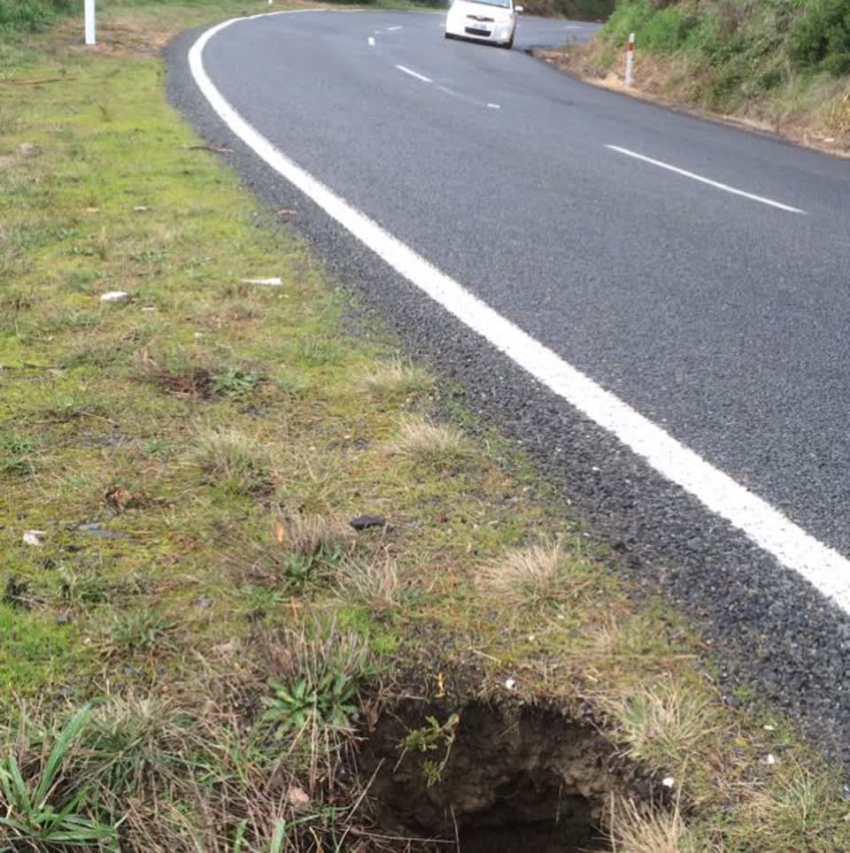 The photograph attached to this roading/streets report