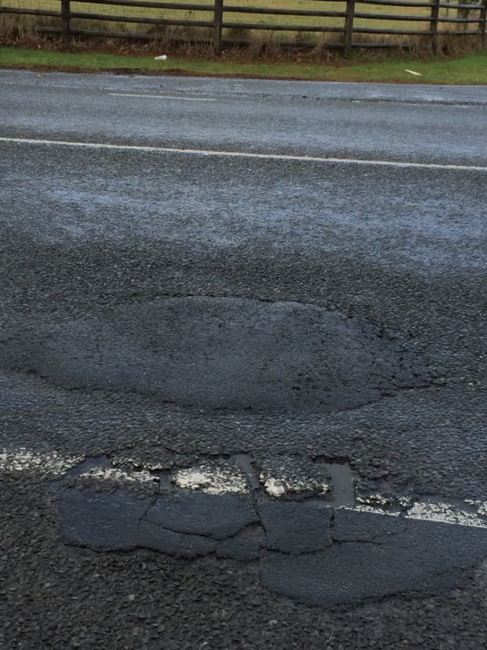 The photograph attached to this roading/streets report