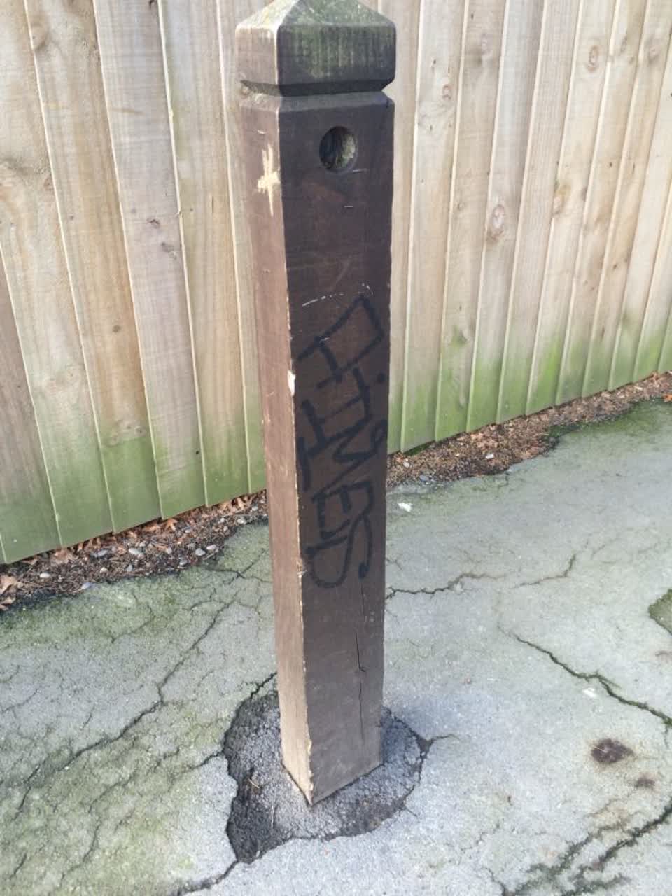 The photograph attached to this graffiti report
