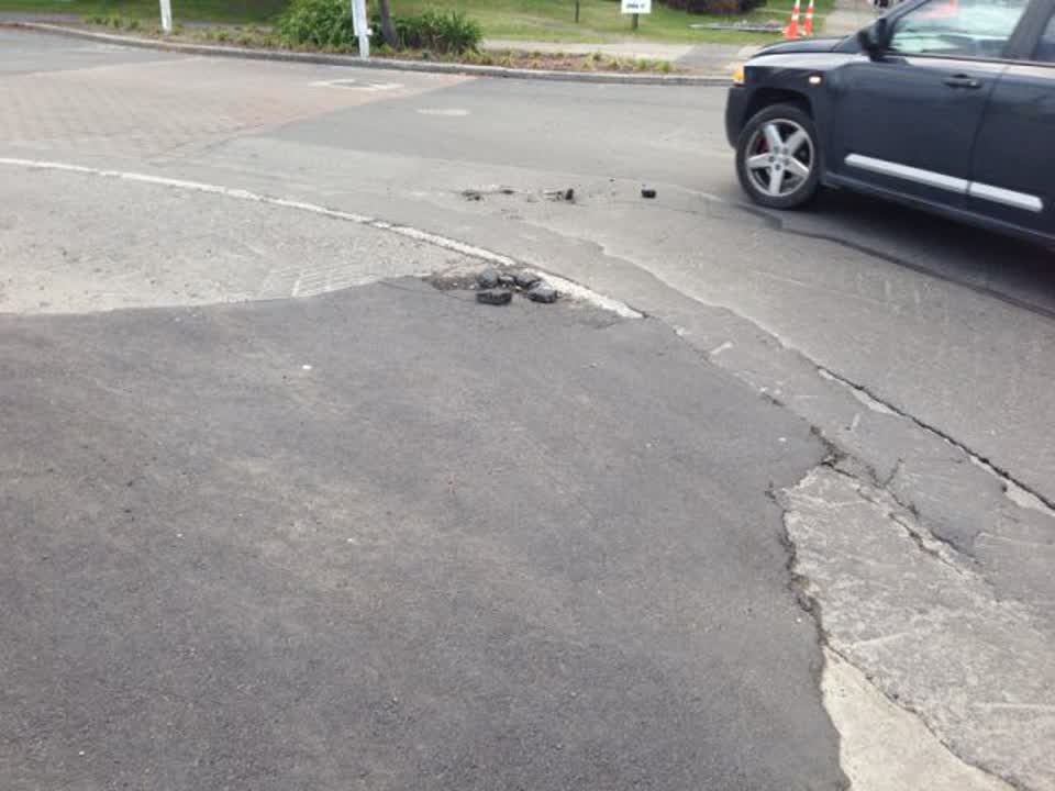The photograph attached to this roading/streets report