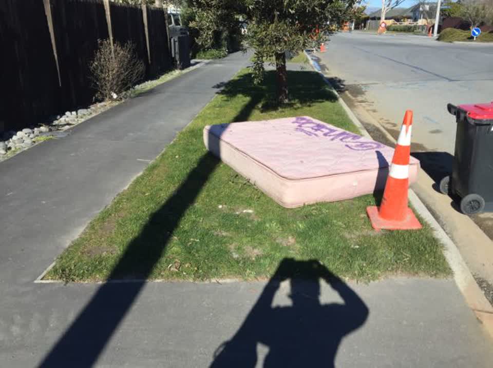 The photograph attached to this rubbish/recycling report