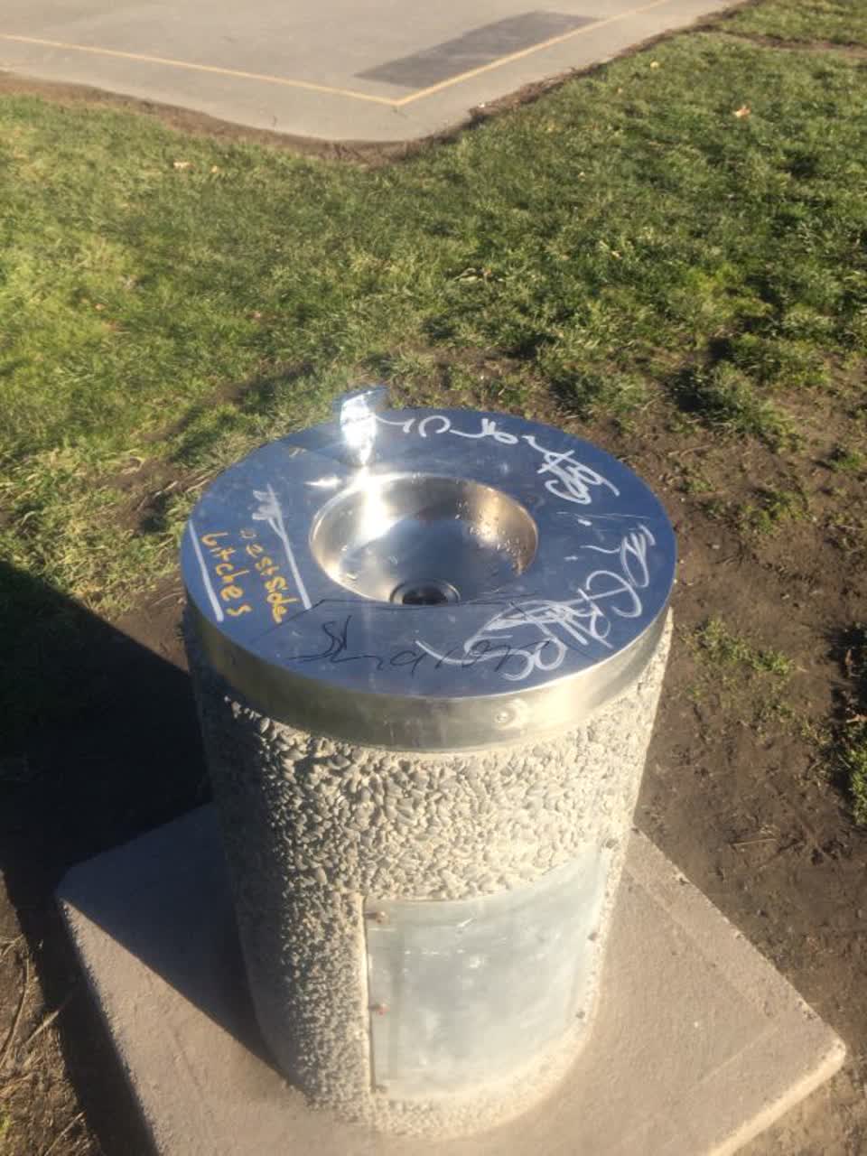 The photograph attached to this graffiti report