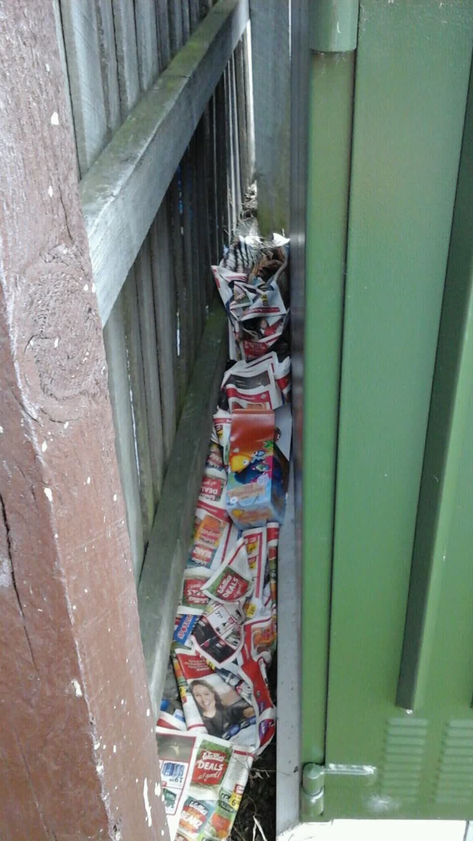 The photograph attached to this rubbish/recycling report