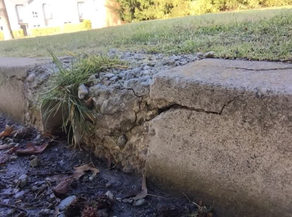 The photograph attached to this roading/streets report