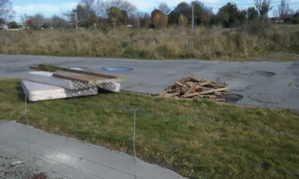 The photograph attached to this rubbish/recycling report