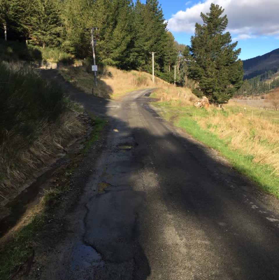 The photograph attached to this roading/streets report
