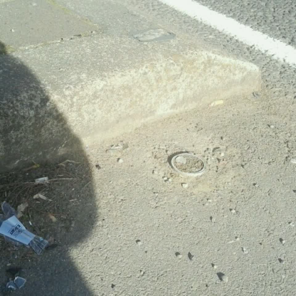 The photograph attached to this roading/streets report