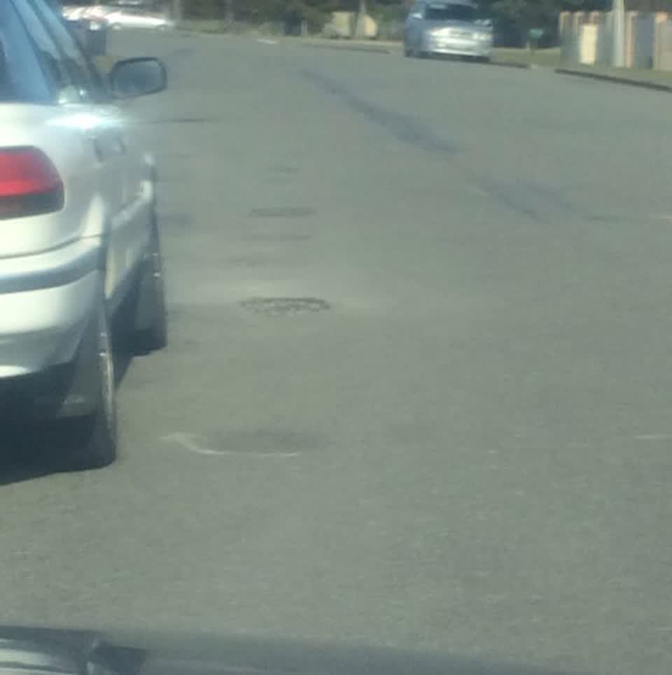 The photograph attached to this roading/streets report
