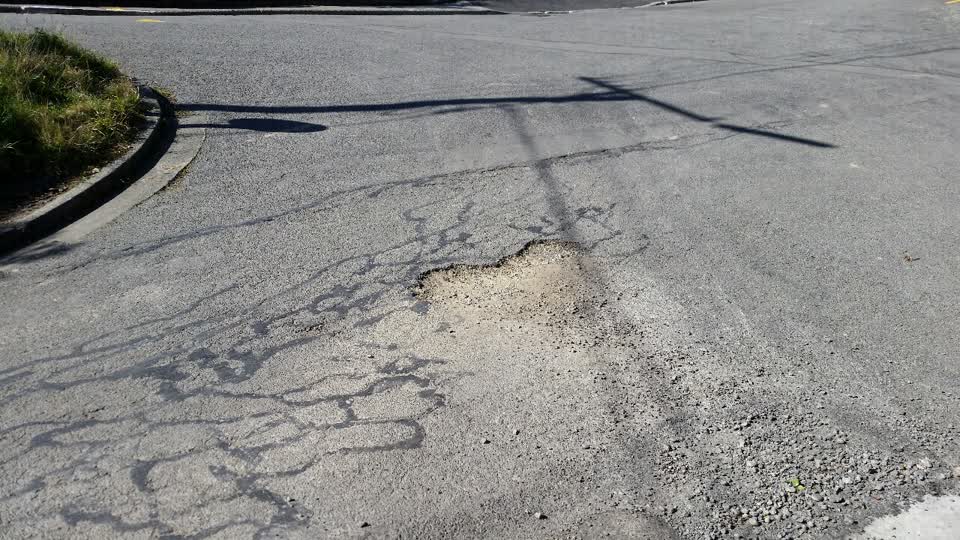 The photograph attached to this roading/streets report