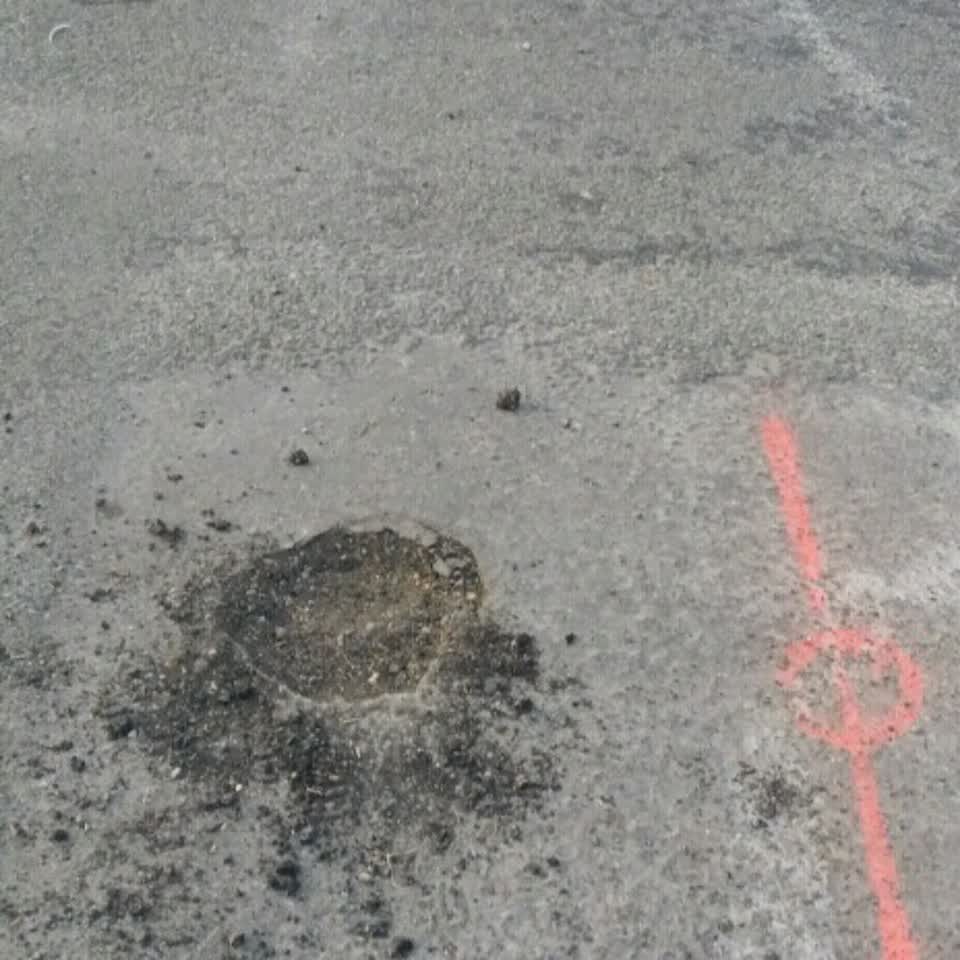 The photograph attached to this roading/streets report