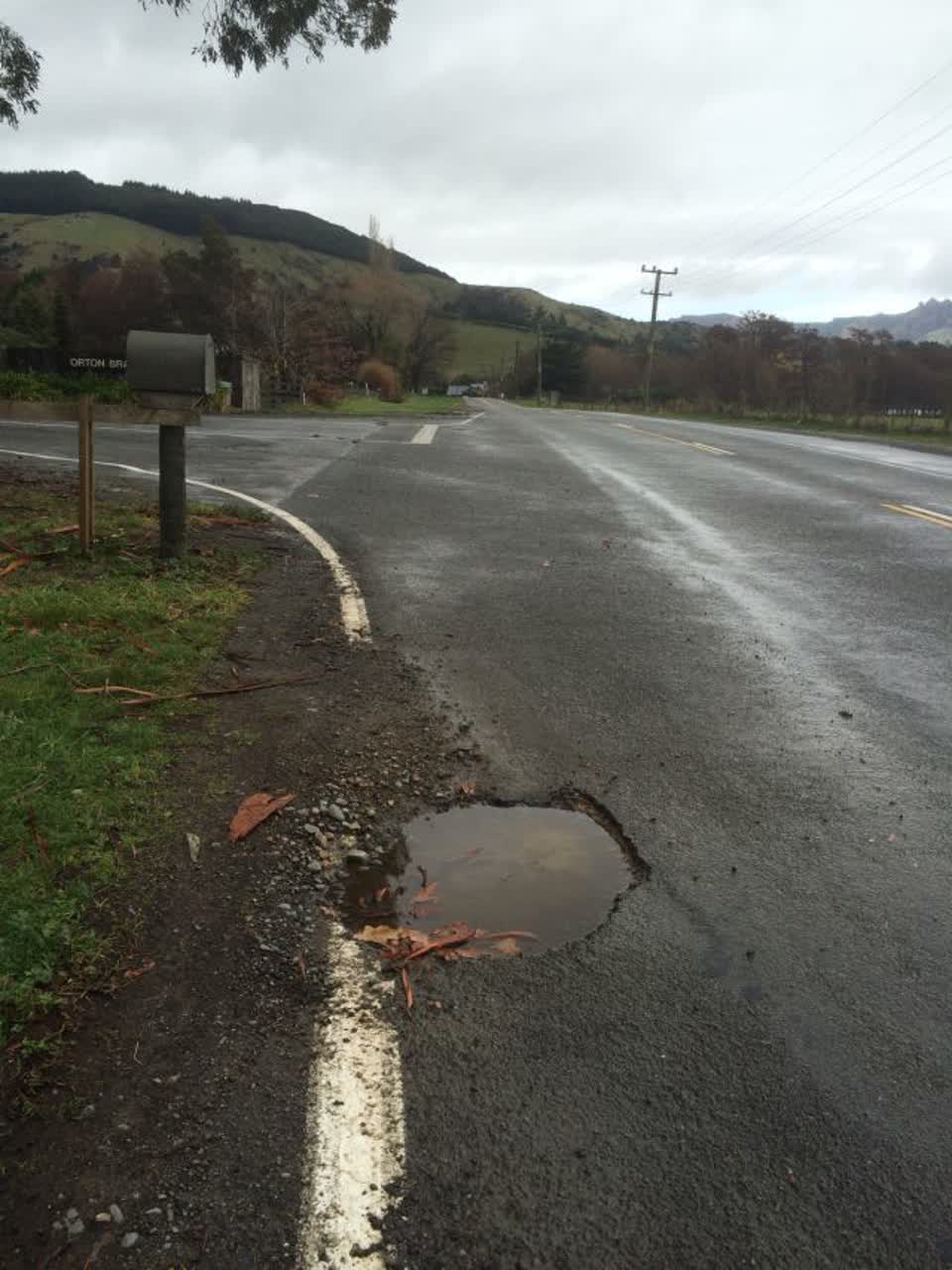 The photograph attached to this roading/streets report
