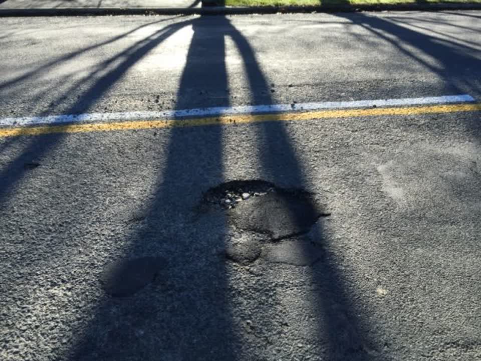 The photograph attached to this roading/streets report