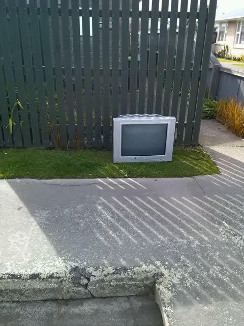Rubbish/Recycling, a report photo