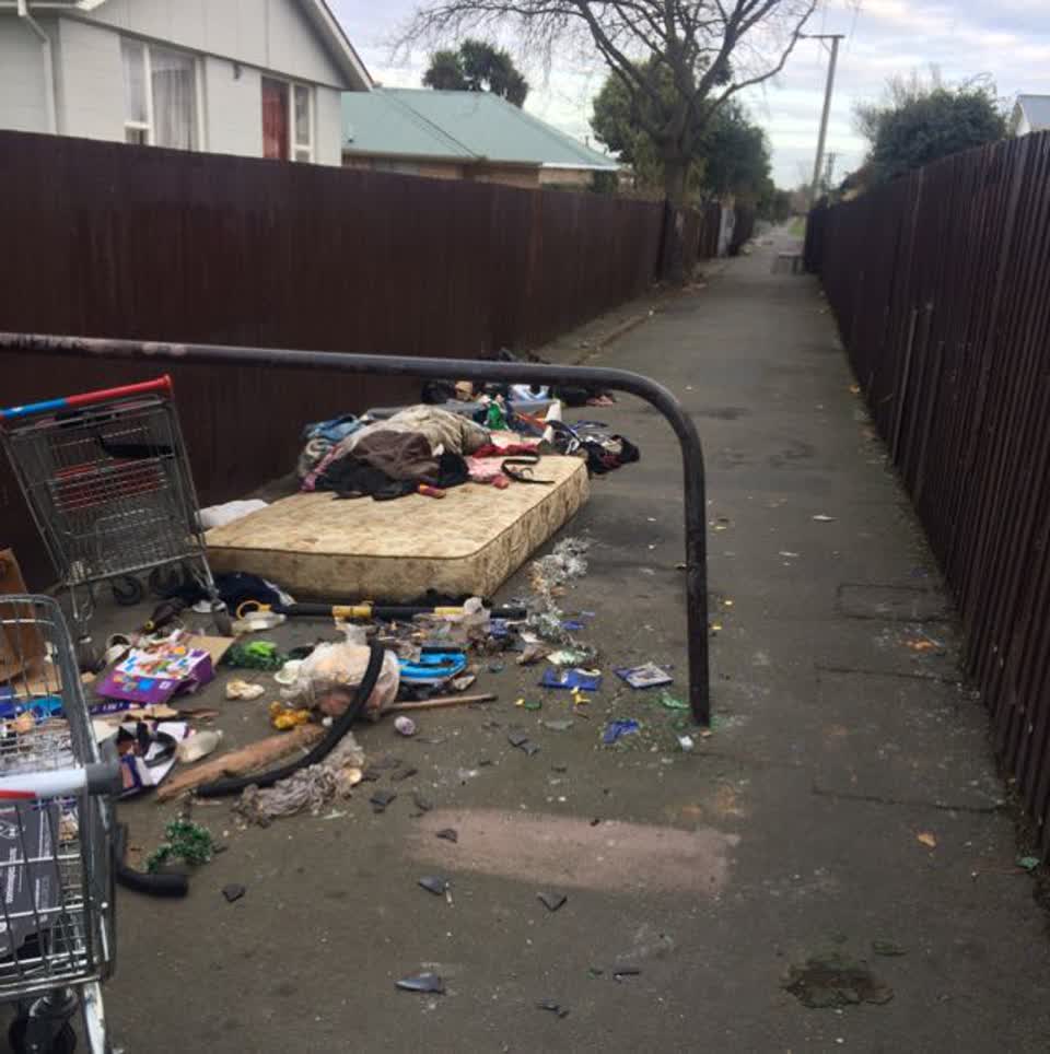 The photograph attached to this rubbish/recycling report