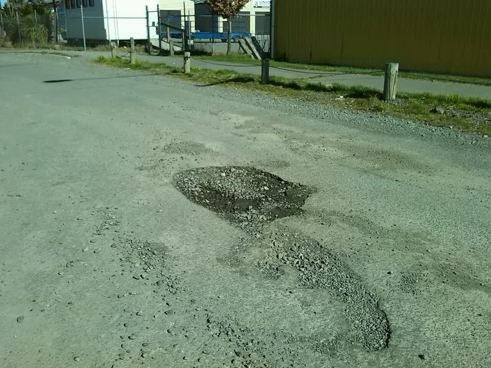 The photograph attached to this roading/streets report