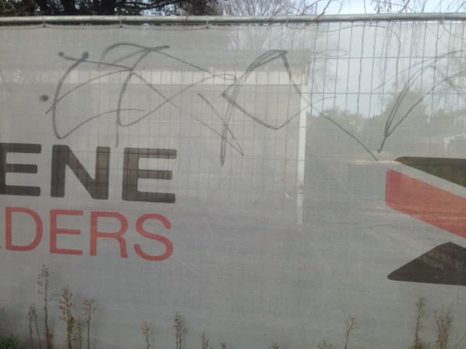 The photograph attached to this graffiti report