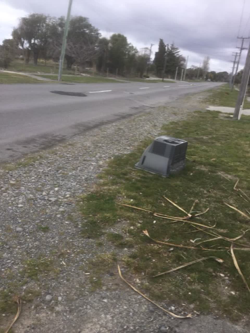 The photograph attached to this rubbish/recycling report