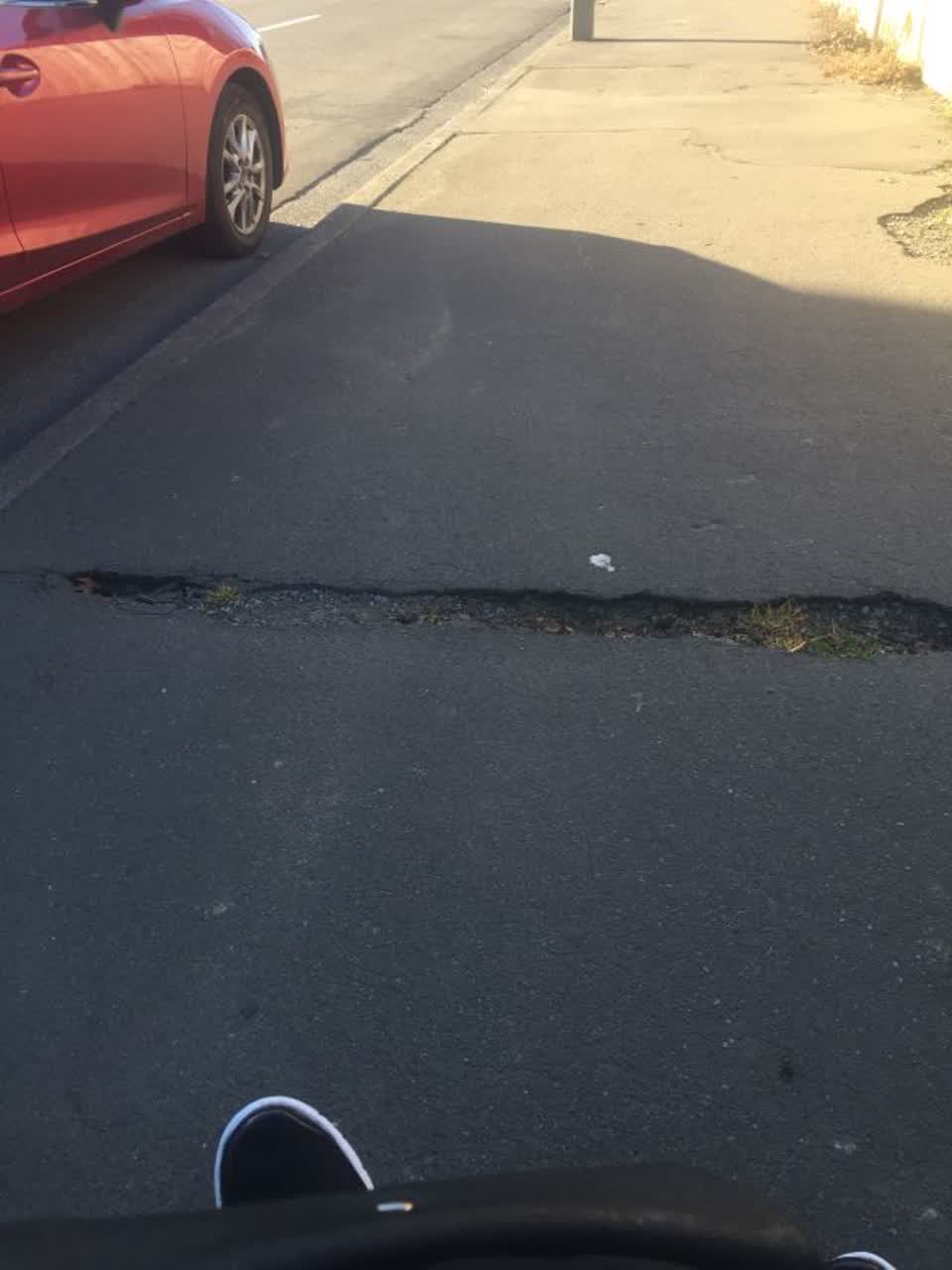 The photograph attached to this roading/streets report