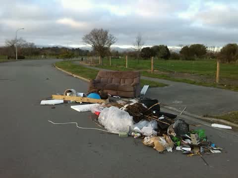 Rubbish/Recycling, a report photo