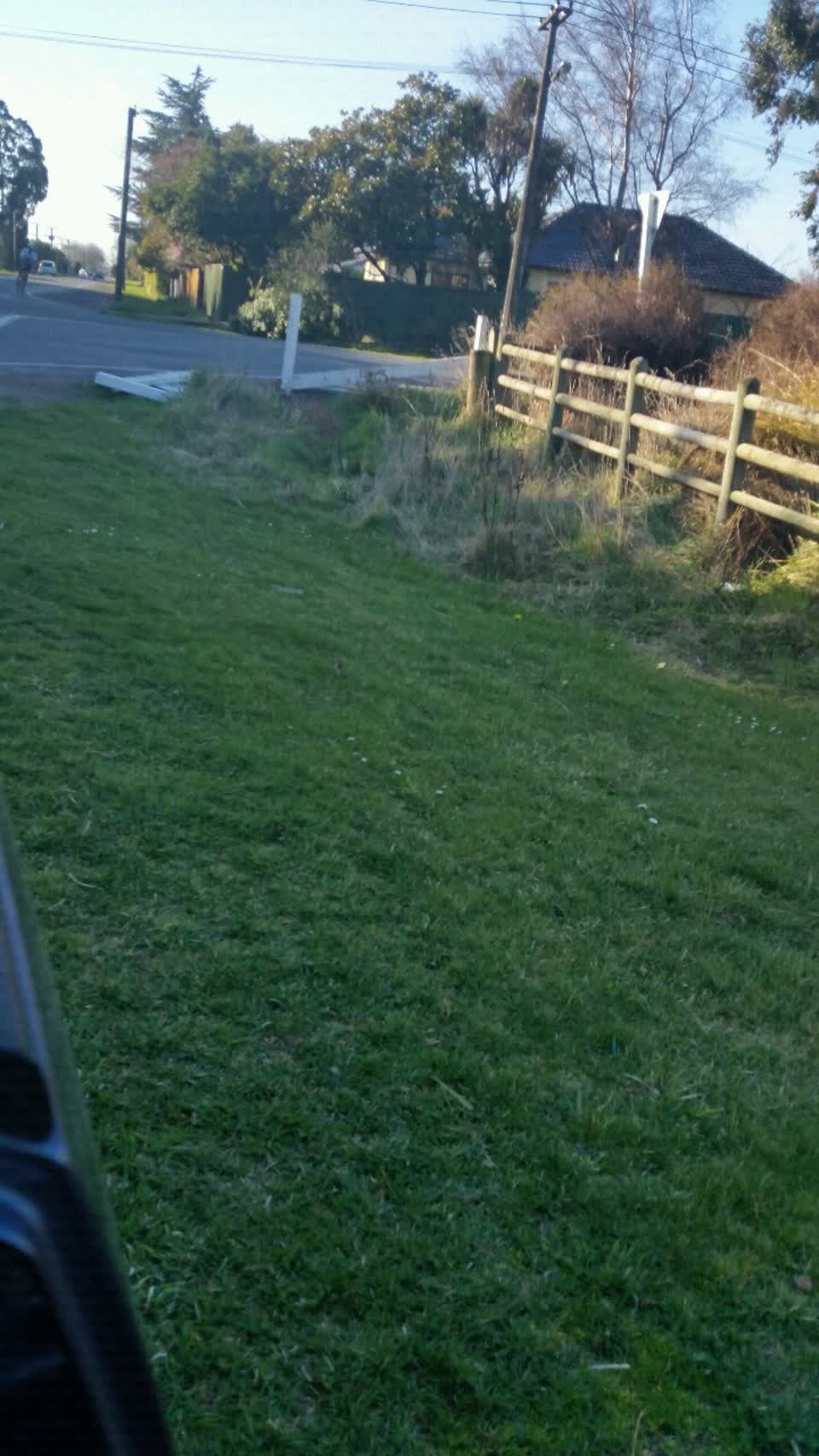 The photograph attached to this roading/streets report