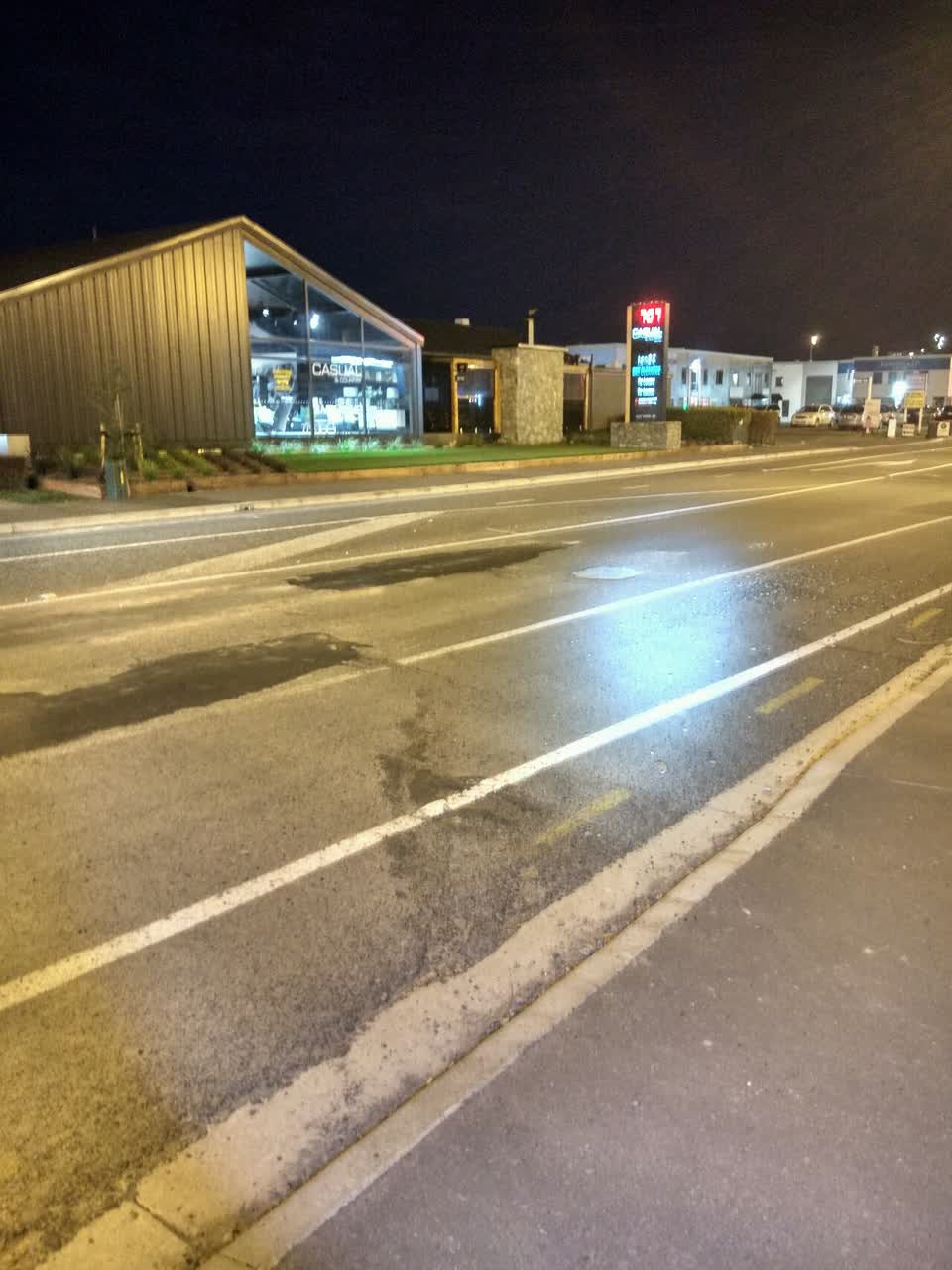 The photograph attached to this roading/streets report