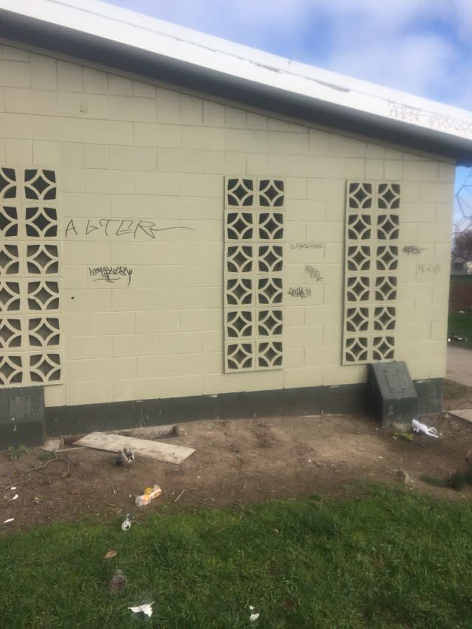 The photograph attached to this graffiti report
