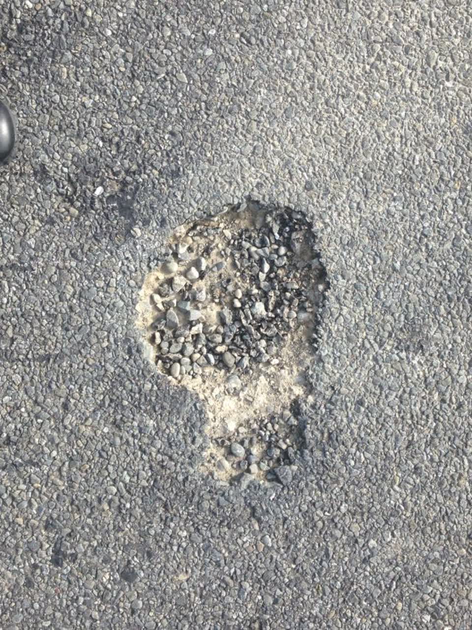 The photograph attached to this roading/streets report