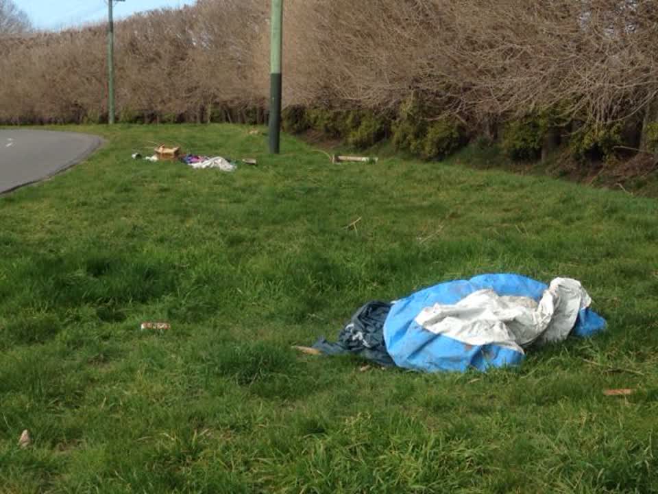 The photograph attached to this rubbish/recycling report