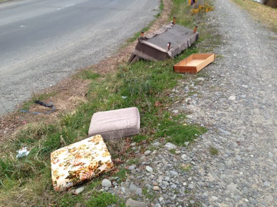 The photograph attached to this rubbish/recycling report
