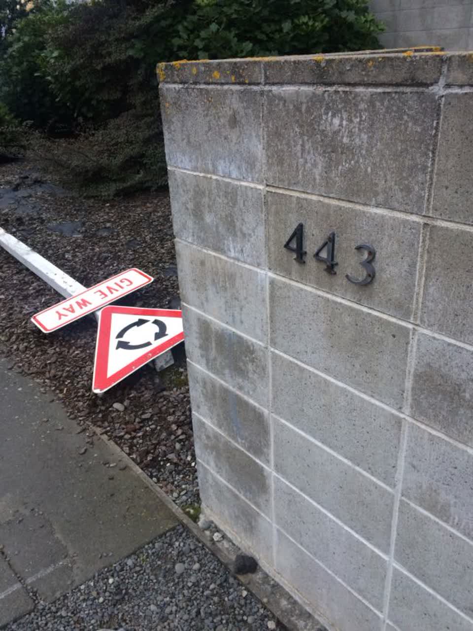 The photograph attached to this roading/streets report