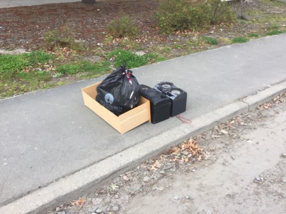 The photograph attached to this rubbish/recycling report