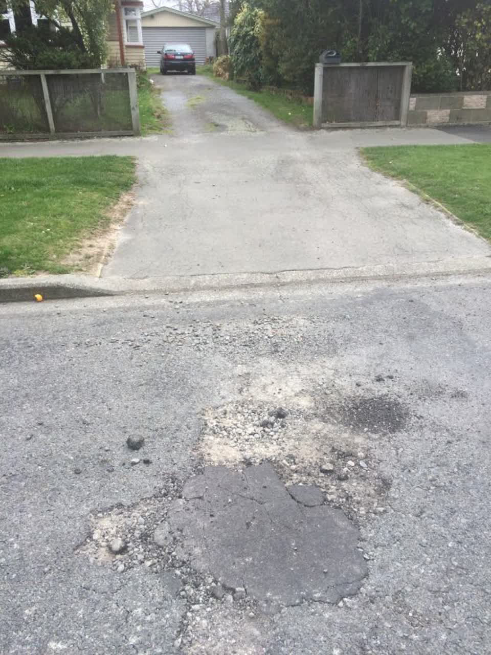 The photograph attached to this roading/streets report