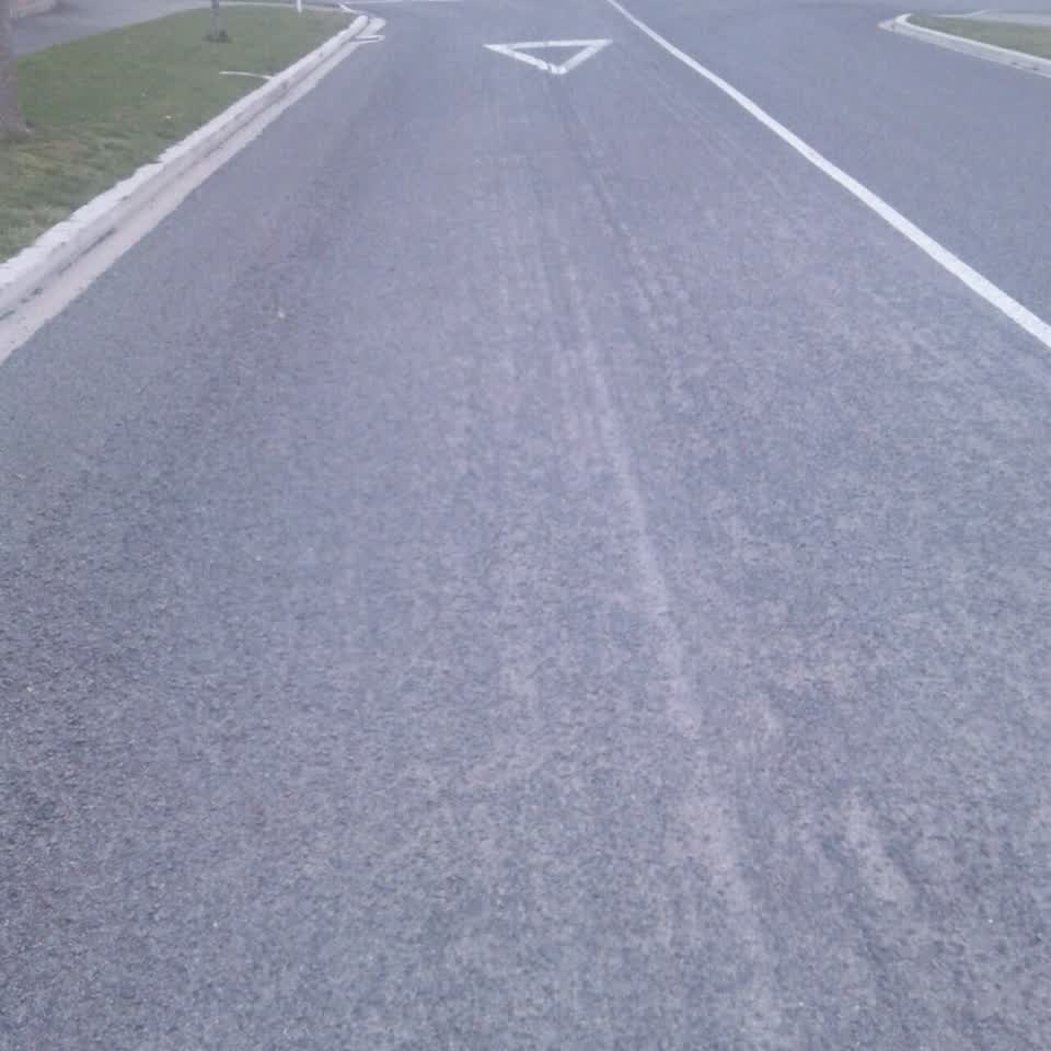 The photograph attached to this roading/streets report