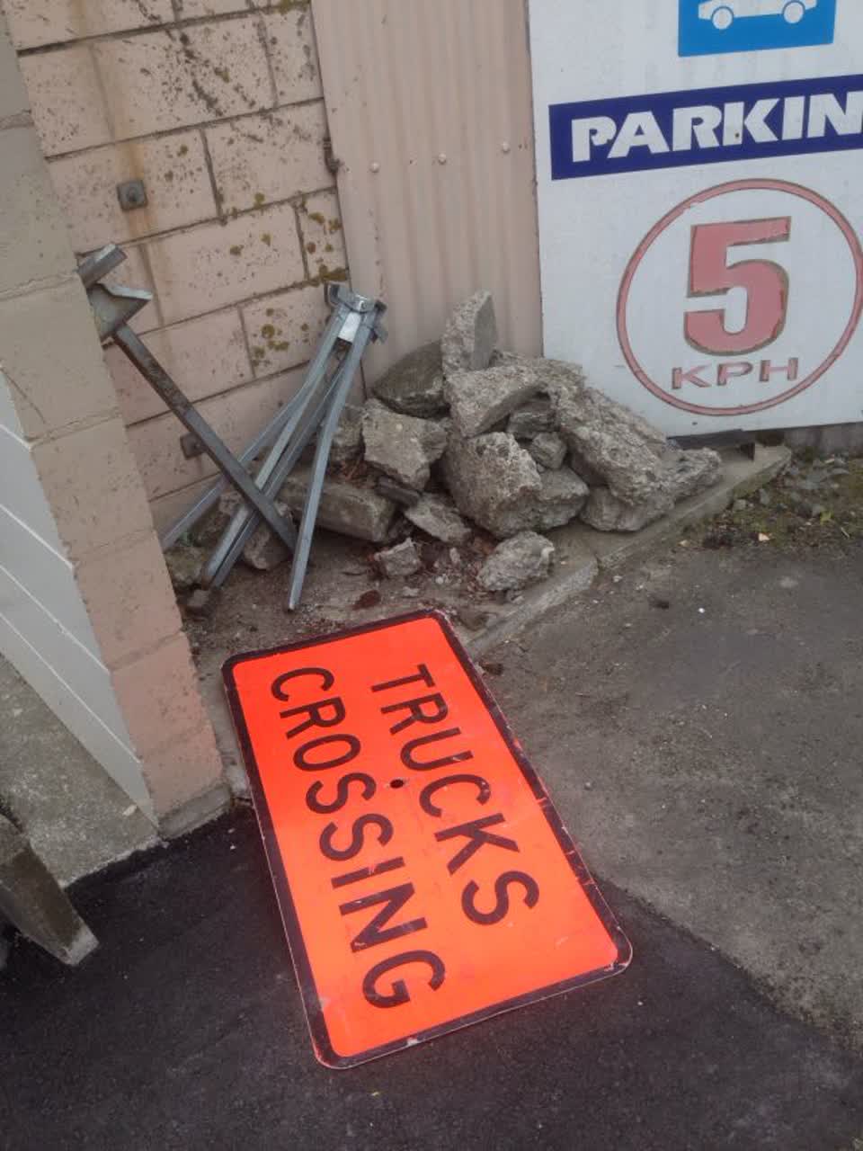 The photograph attached to this roading/streets report
