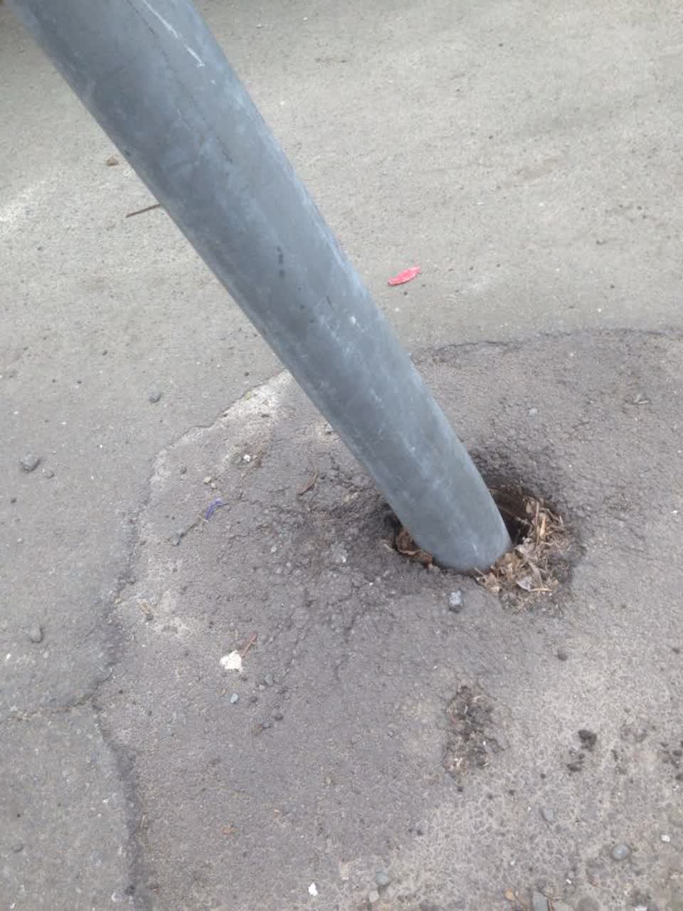 The photograph attached to this roading/streets report