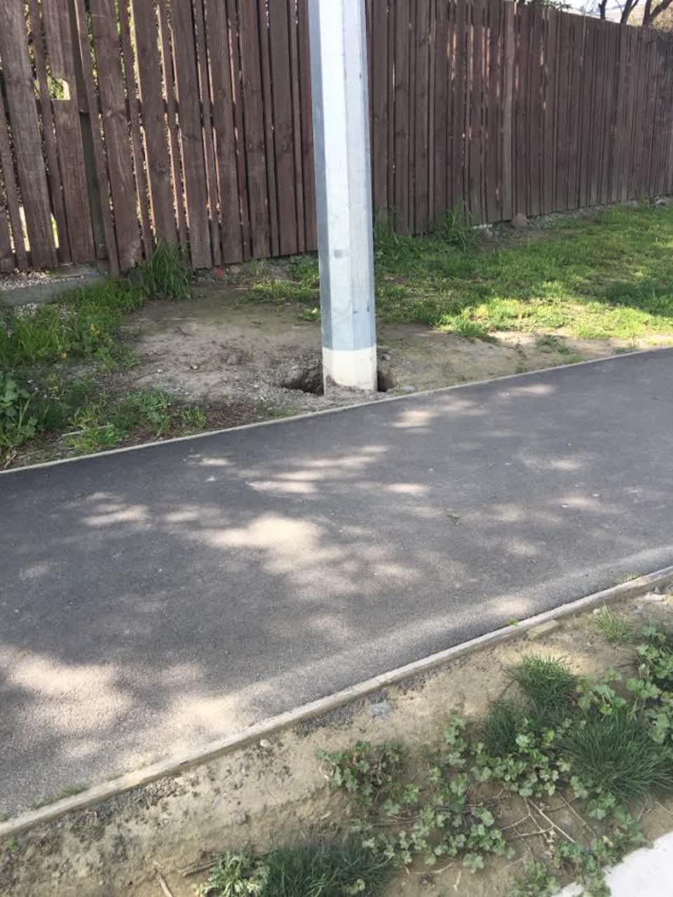 The photograph attached to this roading/streets report