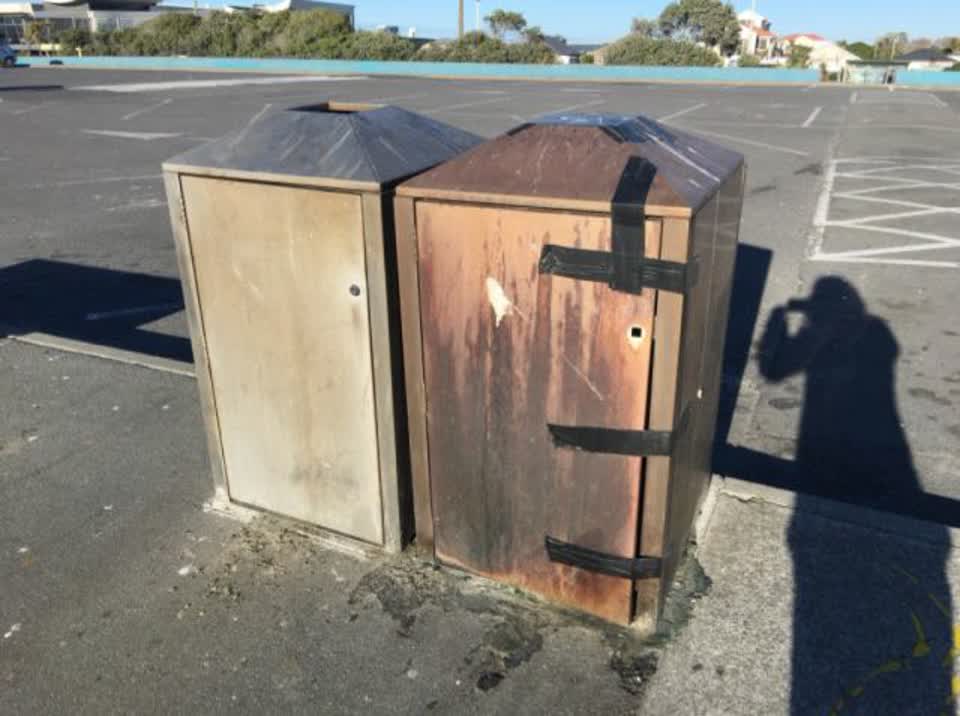 The photograph attached to this rubbish/recycling report